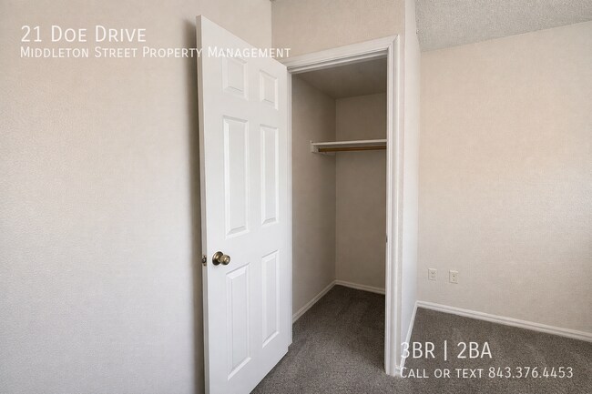 Building Photo - 21 Doe Dr