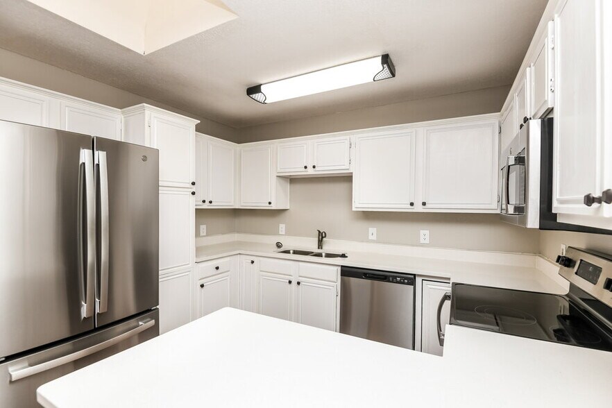 Building Photo - 415 Faircrest Dr