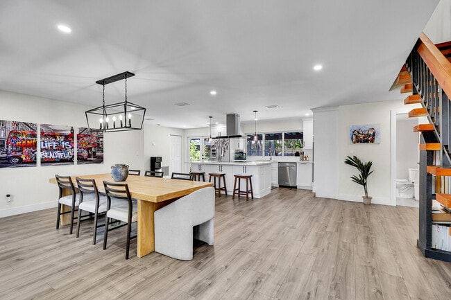 Building Photo - 10108 SW 53rd Ct
