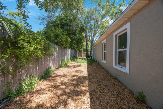 Building Photo - 3835 18th Ave S