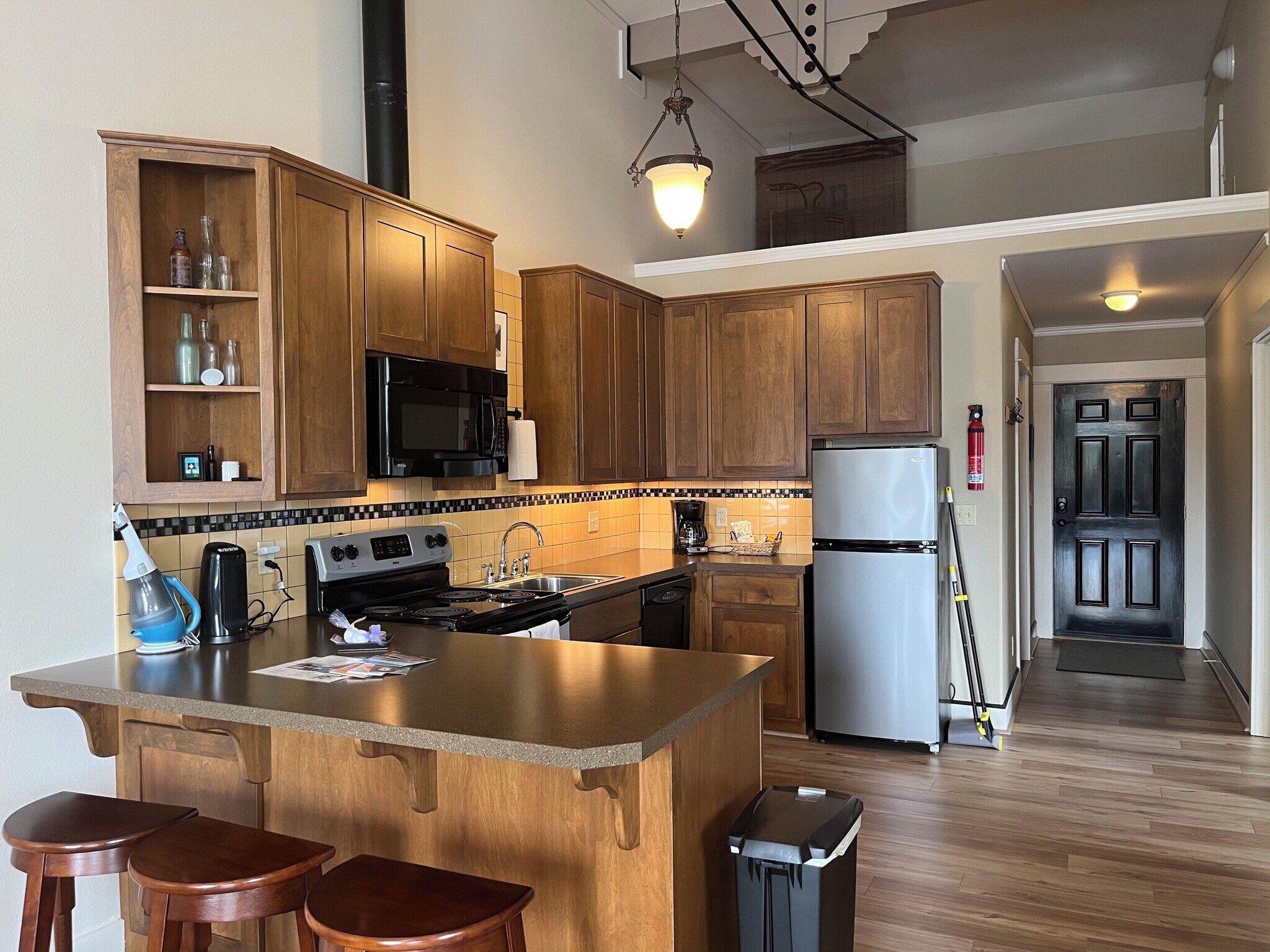 Kitchen - 957 Steamboat Slough Rd