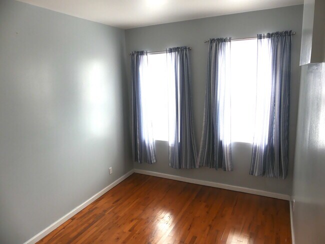 Building Photo - 1420 Menard St