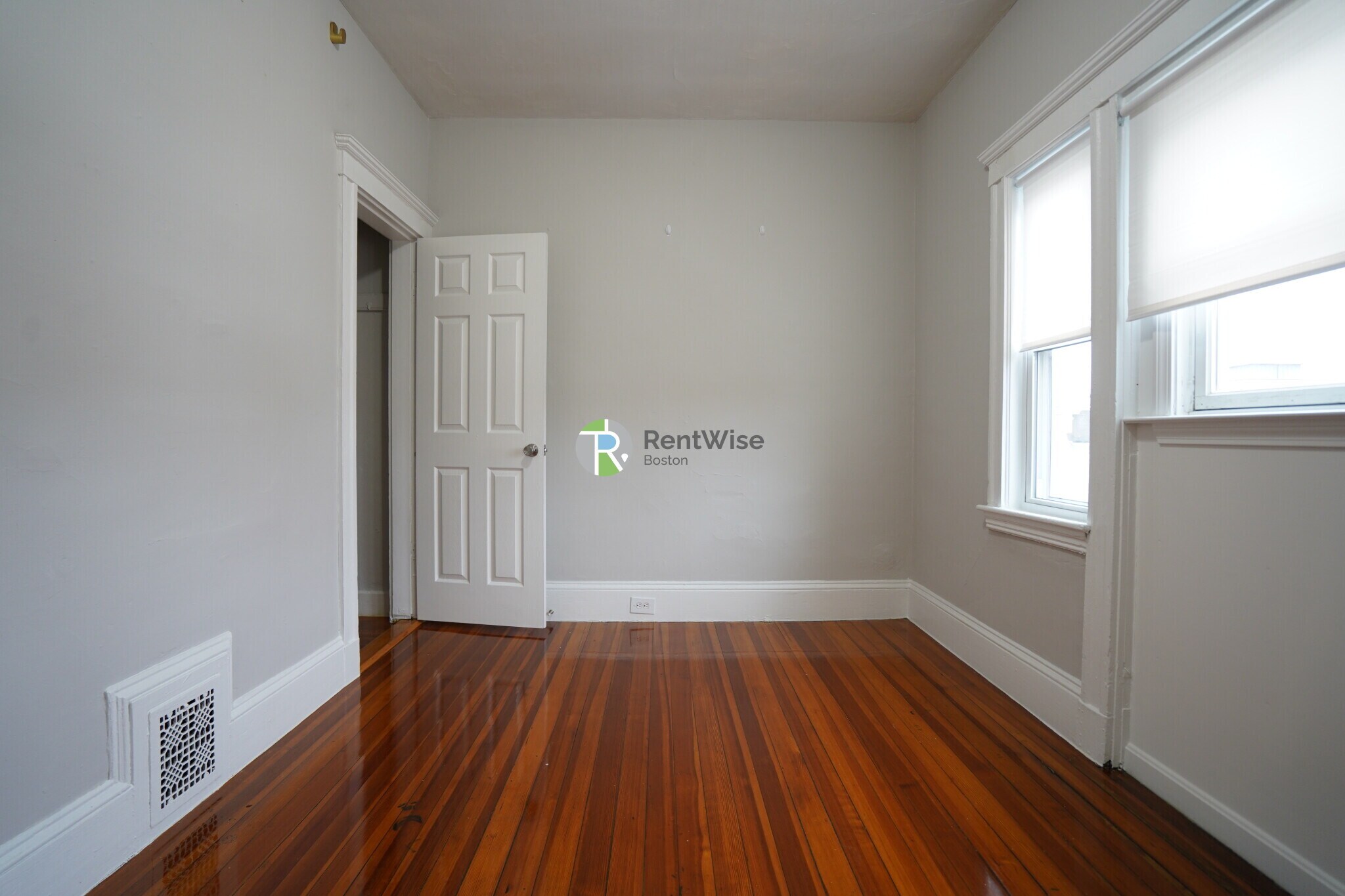 Building Photo - 19 Roseclair St