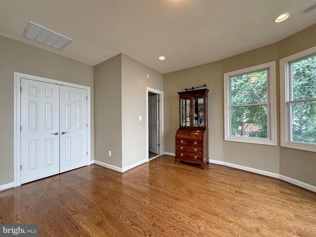 Building Photo - 11660 Bachelors Hope Ct
