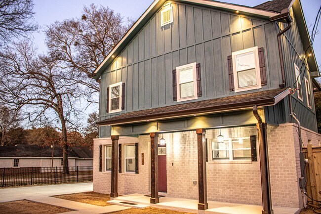 Building Photo - 2813 Mead Rd