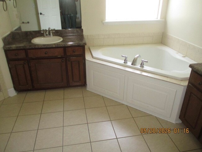 Building Photo - 125 Summerfield Dr