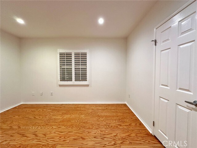 Building Photo - 5857 Balcom Ave