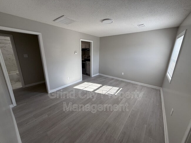 Building Photo - 1157 N Belvedere Blvd