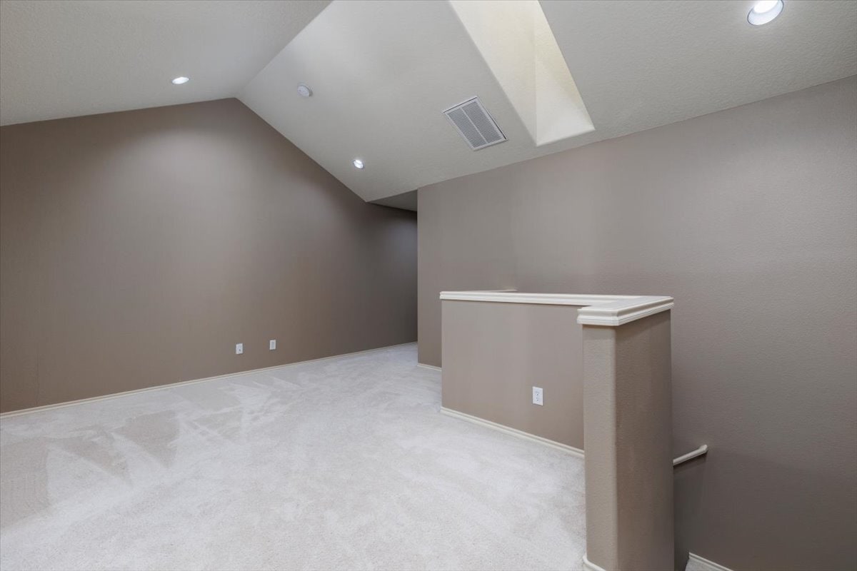 Upper Large Bonus Room - 15186 SW Canyon Wren Way