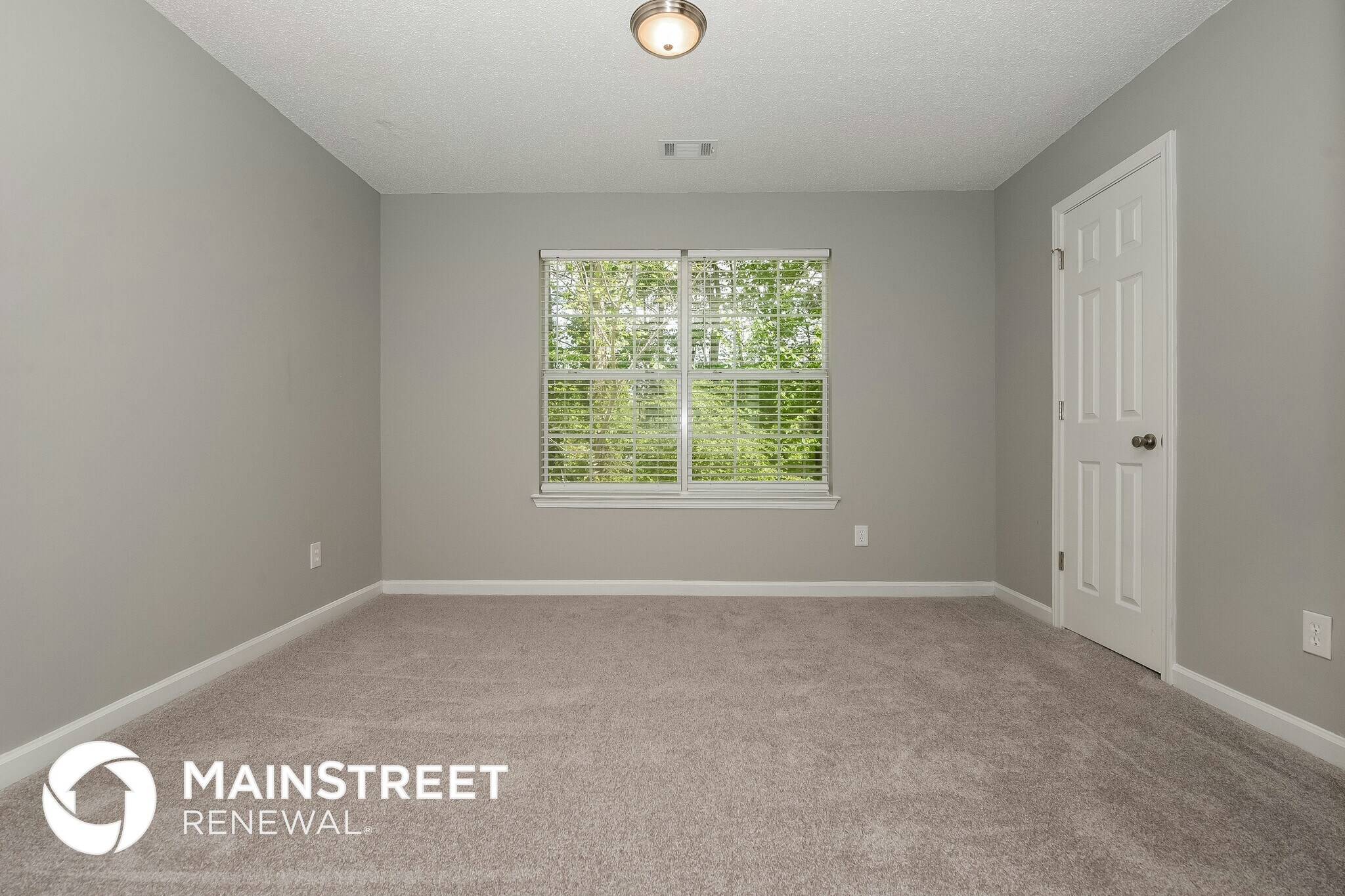 Building Photo - 3379 Creekview Dr