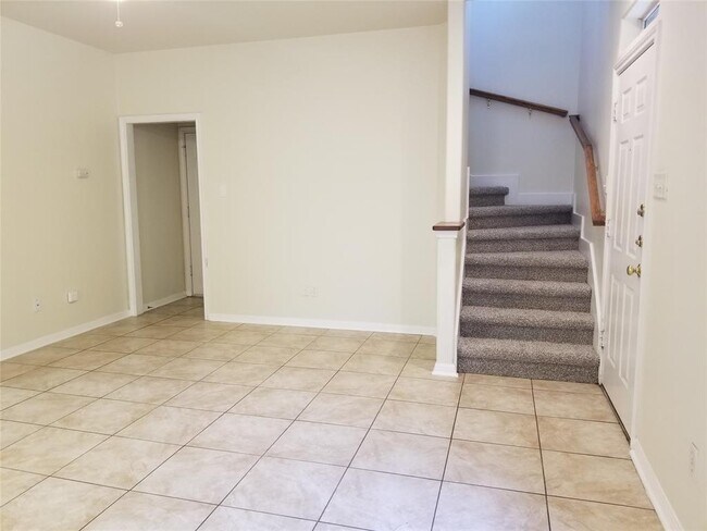 Building Photo - 2928 Thrushwood Dr