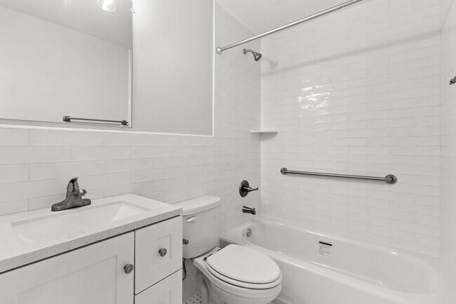 Building Photo - 3108 Briarwood Dr