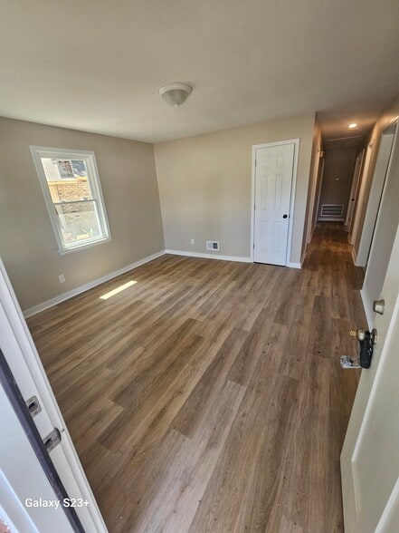 Building Photo - 13 Acme St