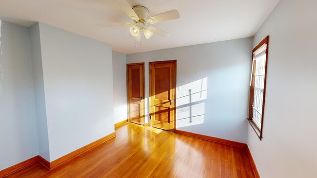 Building Photo - 1040 E Gates St