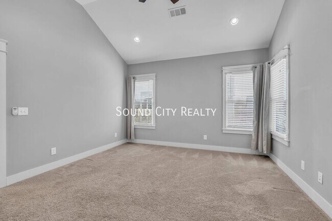 Building Photo - 1801 Sevier St