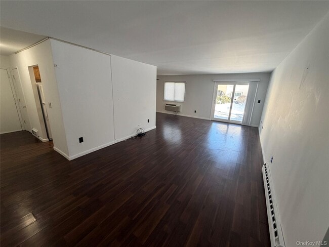 Building Photo - 17 Village Park Dr