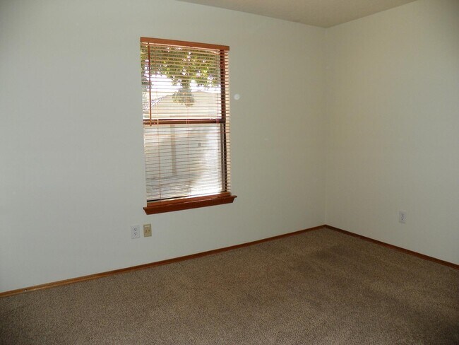Building Photo - 4404 Rabbit Brush Ave NW