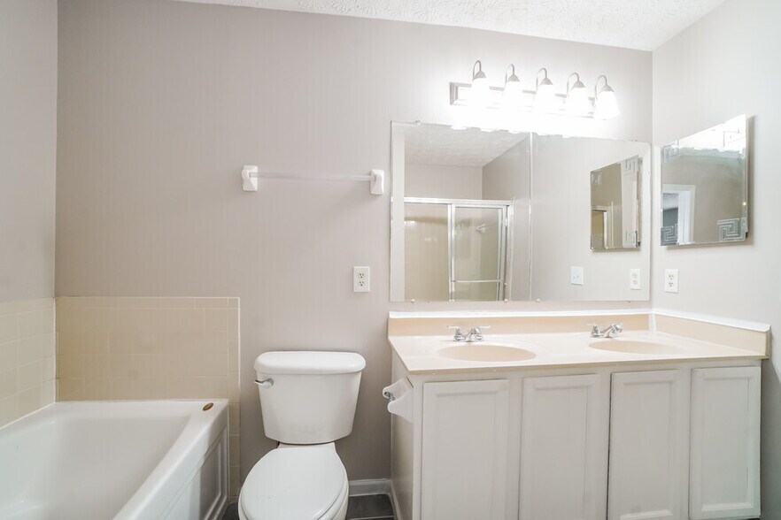 Building Photo - 3174 Gallant Dr