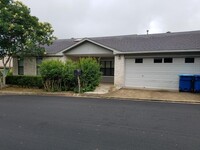 Building Photo - 250 Old Oaks
