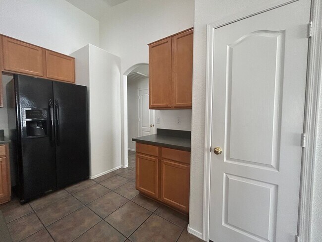 Building Photo - 3861 E Redfield Ct