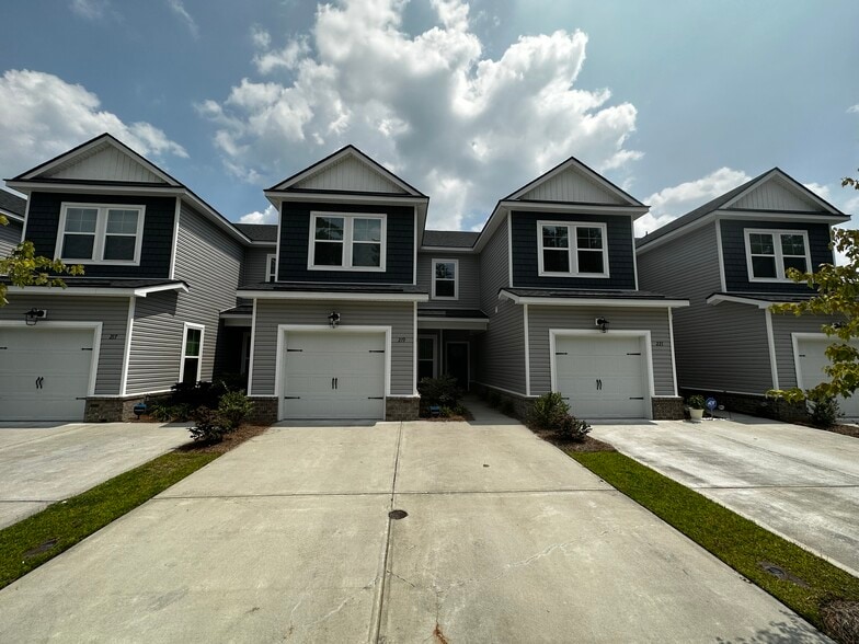 Building Photo - 219 Sonoma Dr