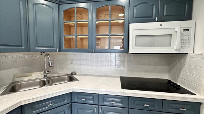 Building Photo - 7825 NE Bayshore Ct