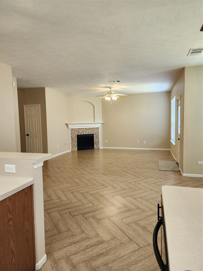 Building Photo - 8006 Indian Desert Dr