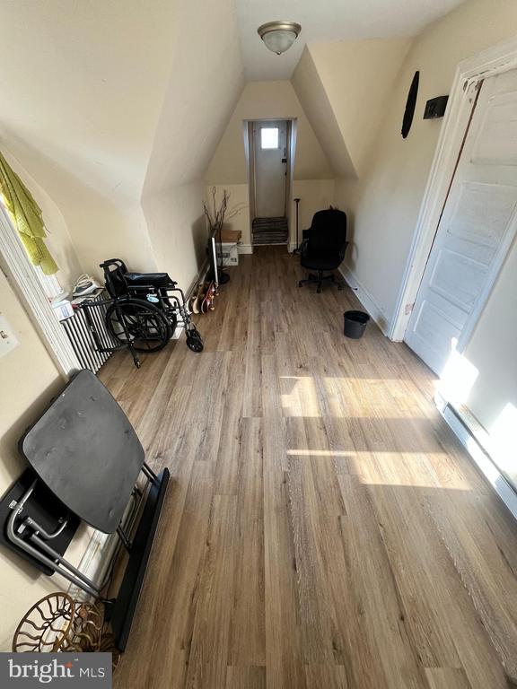 Building Photo - 541 E High St