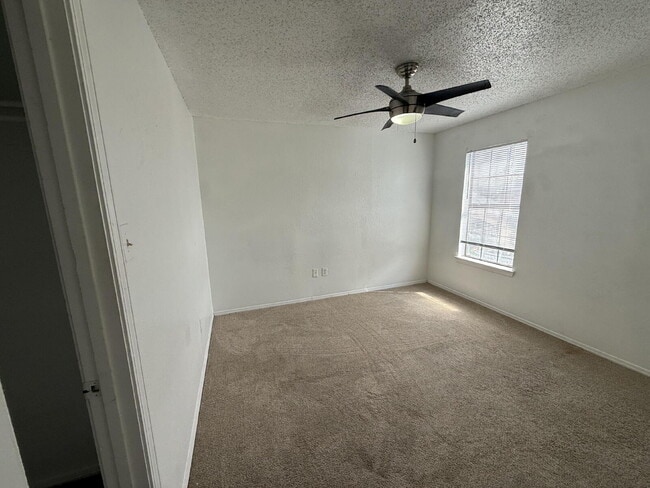 Building Photo - Rowlett Townhome