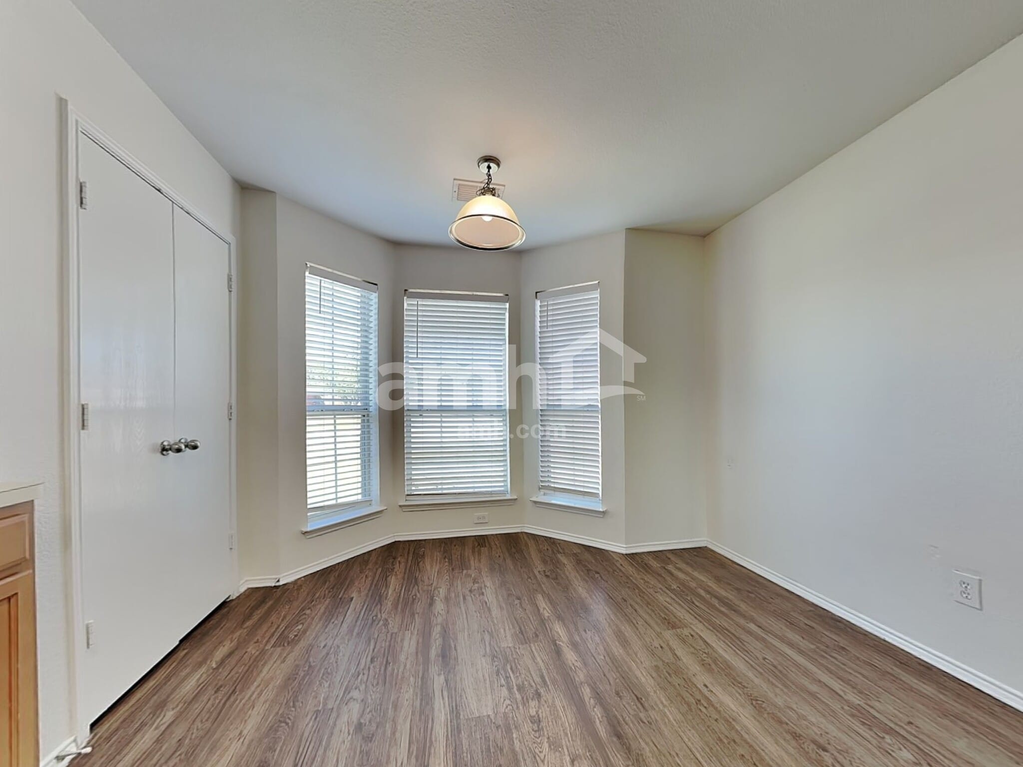 Building Photo - 115 Windsor