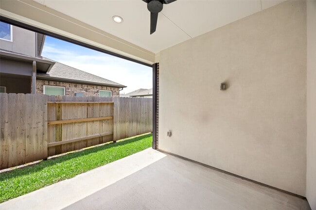 Building Photo - 2752 Sunny Briar Dr