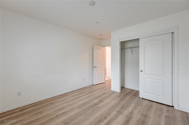 Building Photo - 8031 Pavarotti Ave
