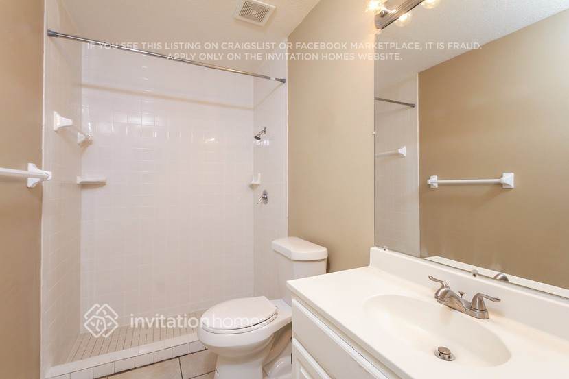 Building Photo - 1116 40th Ave W