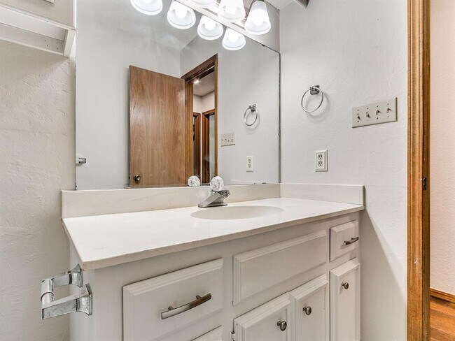 Building Photo - 4721 Persimmon Ct