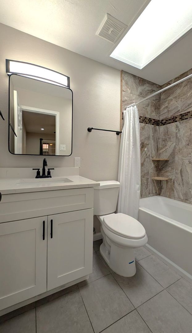 Building Photo - 2 Bedroom Condo Unit in the Colonia Coronita Chandler Townhomes Community Near E Chandler Rd and ...