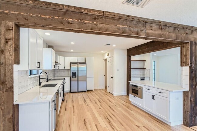 Building Photo - 11325 Stormy Ridge Rd
