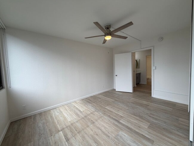 Building Photo - $2300 NEWLY RENOVATED 1BR/1BA/1PKG Kukui Plaza, Ewa Tower 25th floor