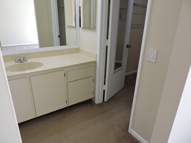 Building Photo - 6239 Riverwalk Ln