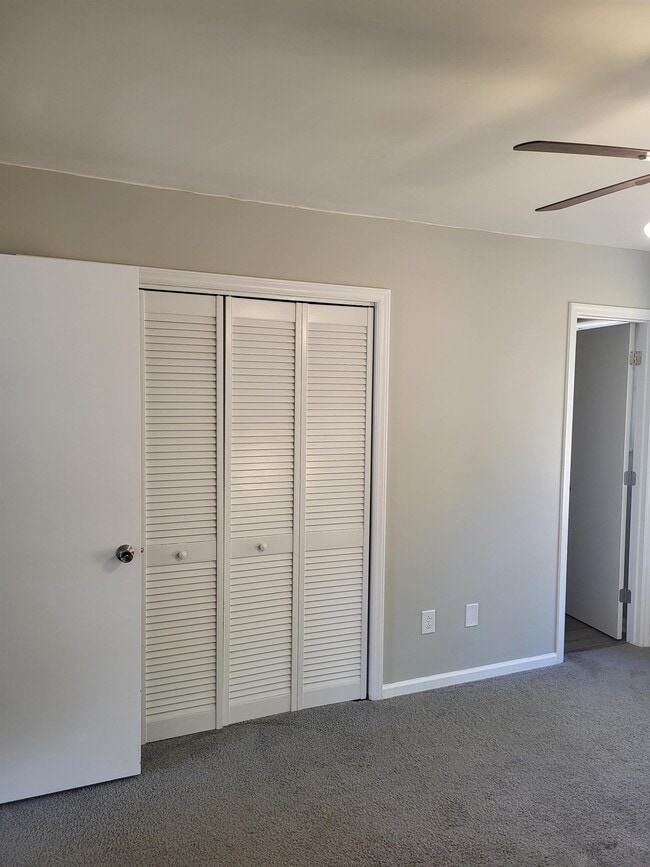 Building Photo - 243 Sand Ridge Rd