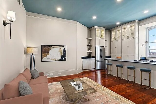 Building Photo - 632 Esplanade Ave