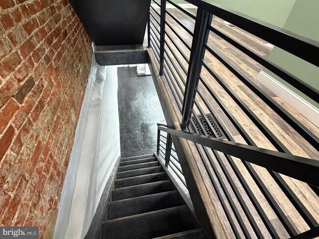 Building Photo - 2643 N Mascher St