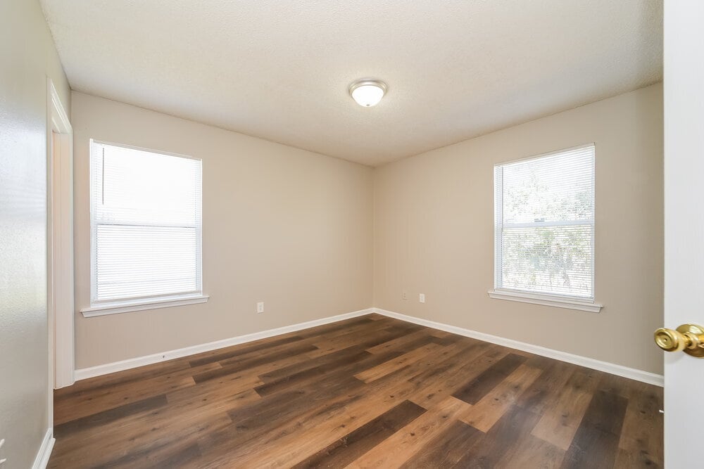 Building Photo - 1557 E 30th St