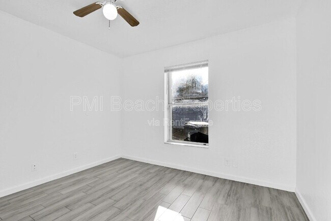 Building Photo - 13900 Folkestone Cir