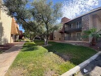 Building Photo - Lovely 2 Bed, 2 Bath Upstairs Condo for Rent in Guard Gated Community!