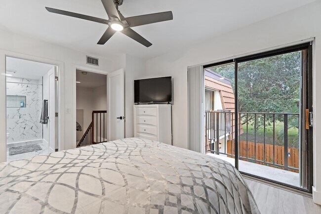 Building Photo - 3052 30th Ct