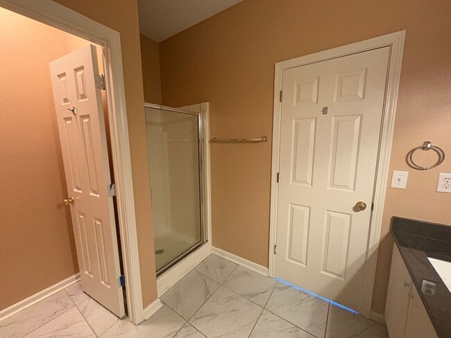 Building Photo - 3/2.5 Townhome Available Now!