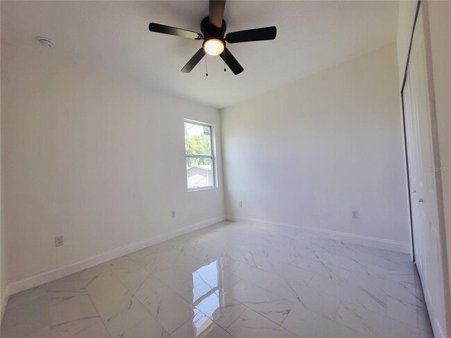 Building Photo - 1098 Hammacher Ave SW
