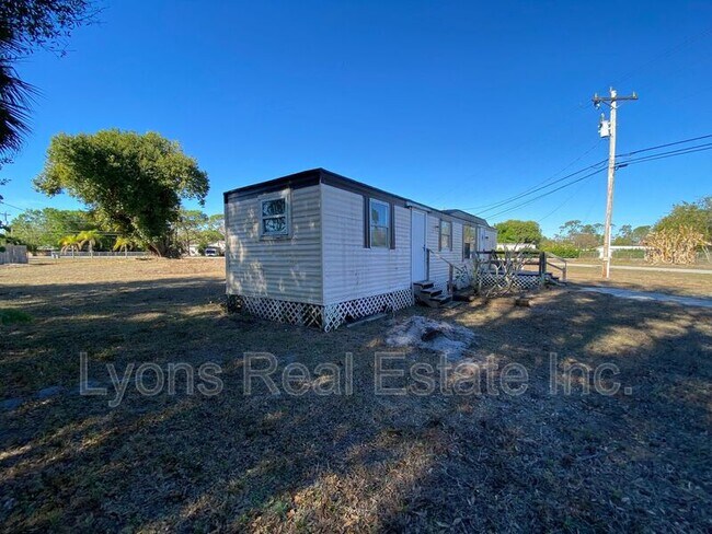 Building Photo - 2177 Gish Ln