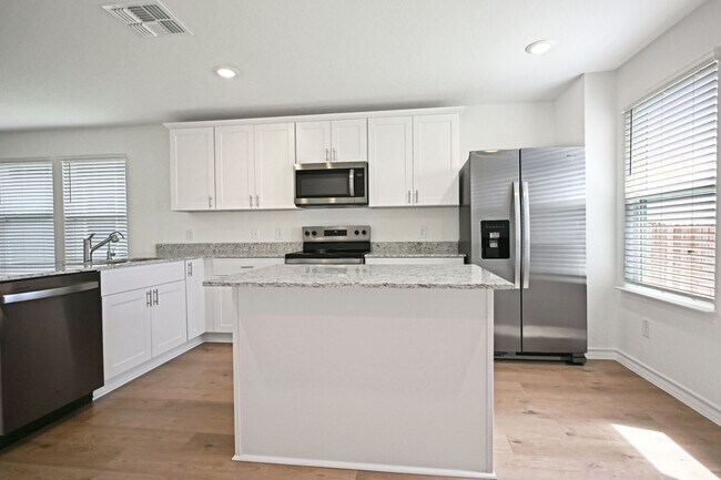 Building Photo - 946 Bluegrass Pt