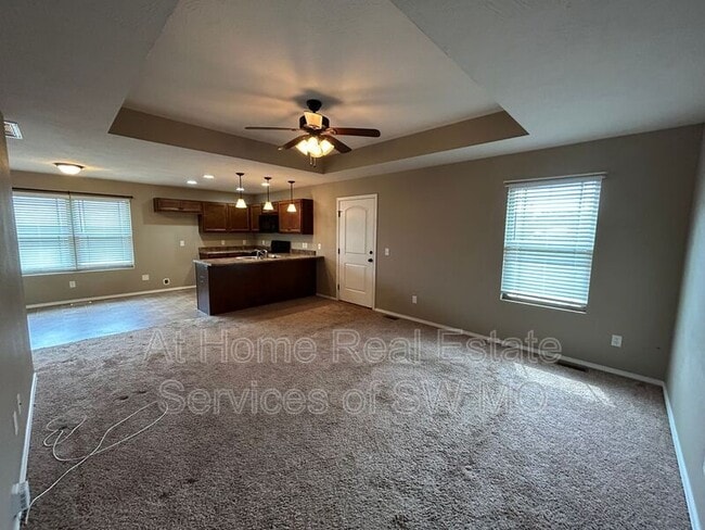 Building Photo - 1107 S Tanner Dr